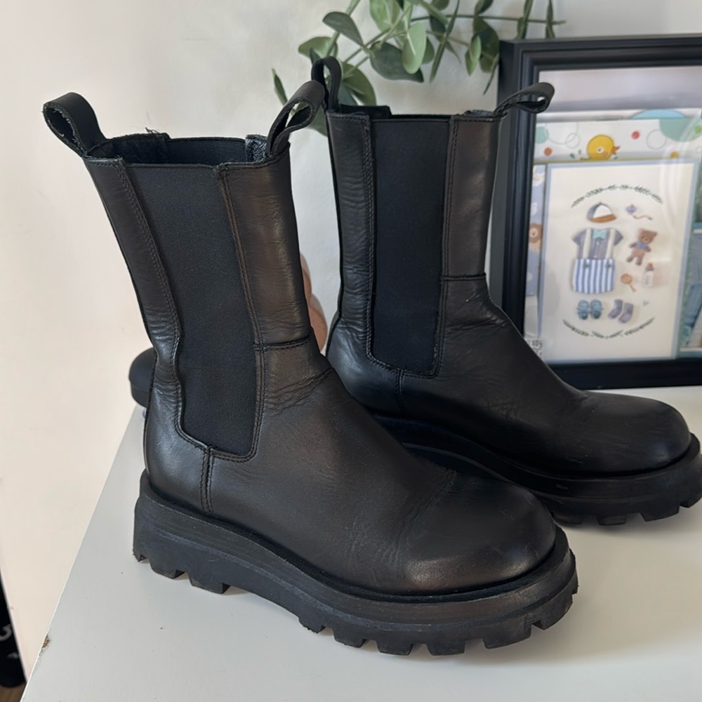 Steve Madden boots